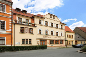  Penzion Panský dům  Розмиталь Под Тремсинем